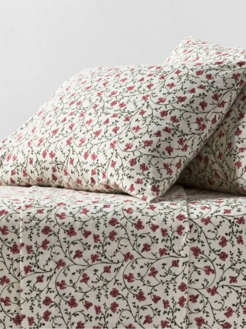 King Ultra Soft Flannel Sheet Set Ivory Floral - Threshold™
